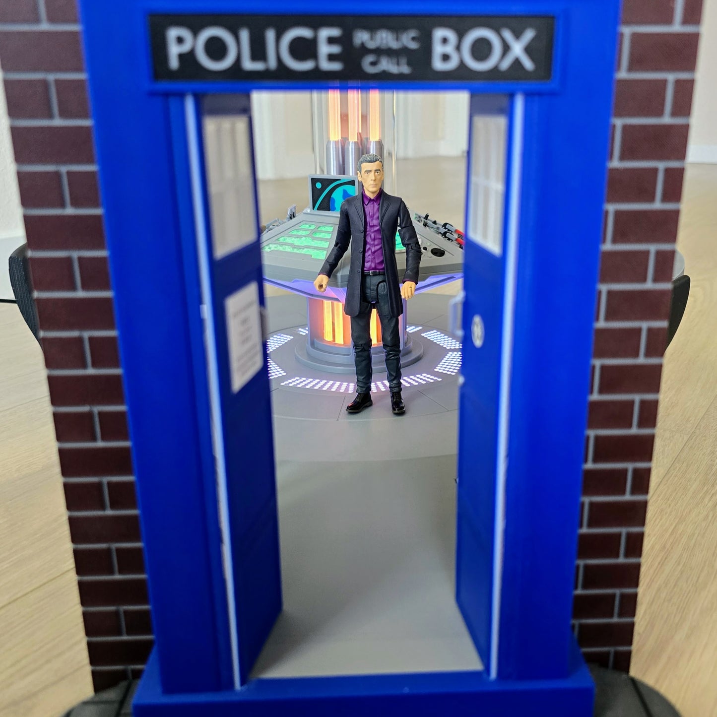 12th Doctor Who TARDIS Console Room Set (5.5" figure scale)