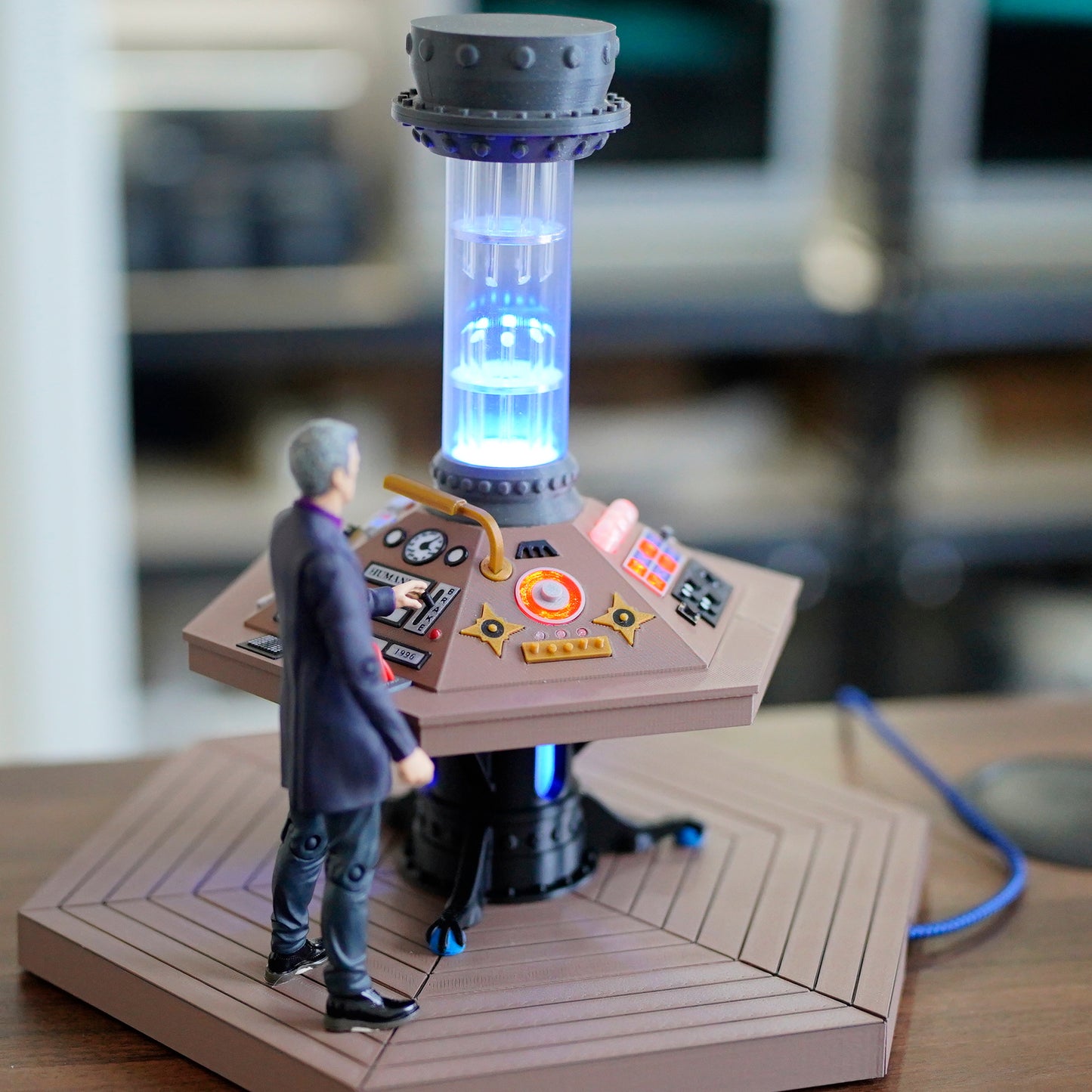 Eighth Doctor Who TARDIS Console (5.5" figure scale - 1996 movie)